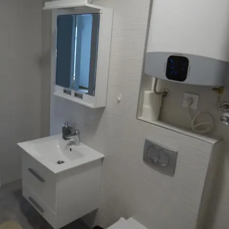 N&n Apartment *